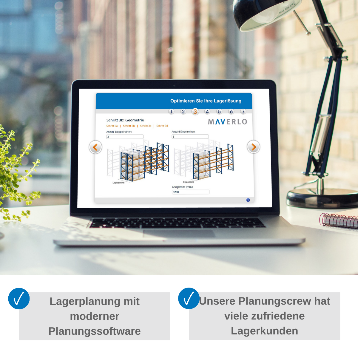 Ein gut organisiertes Lager mit verschiedenen Lagerbereichen und Regalsystemen. Mitarbeiter sind aktiv in der Kommissionierung und Verwaltung von Waren engagiert, während automatisierte Systeme den Materialfluss unterstützen. Die Regale sind gefüllt mit Produkten unterschiedlicher Größen und Typen, ordentlich organisiert für eine effiziente Lagerhaltung und Logistik. Das Bild vermittelt ein Bild von Ordnung, Effizienz und moderner Technologie zur Verbesserung der Lagerleistung und operativen Abläufe.