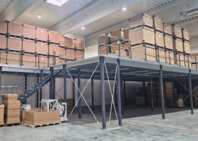 Stahlbaubühne für Handwerk und Logistik